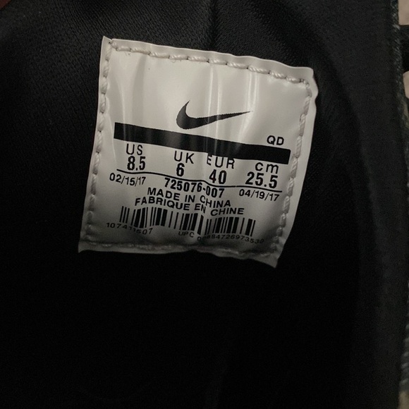 Women’s Nike Huarache - Picture 3 of 4